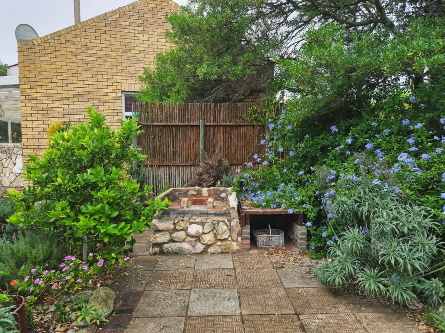 3 Bedroom Property for Sale in Stilbaai Wes Western Cape